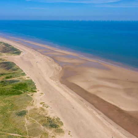 Hotel Lovely Caravan With Decking At Coral Beach Park In Lincolnshire Ref 77001C Ingoldmells Zewnętrze zdjęcie