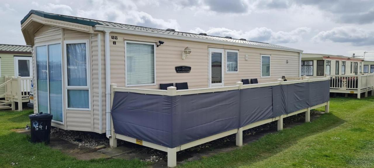 Hotel Lovely Caravan With Decking At Coral Beach Park In Lincolnshire Ref 77001C Ingoldmells Zewnętrze zdjęcie