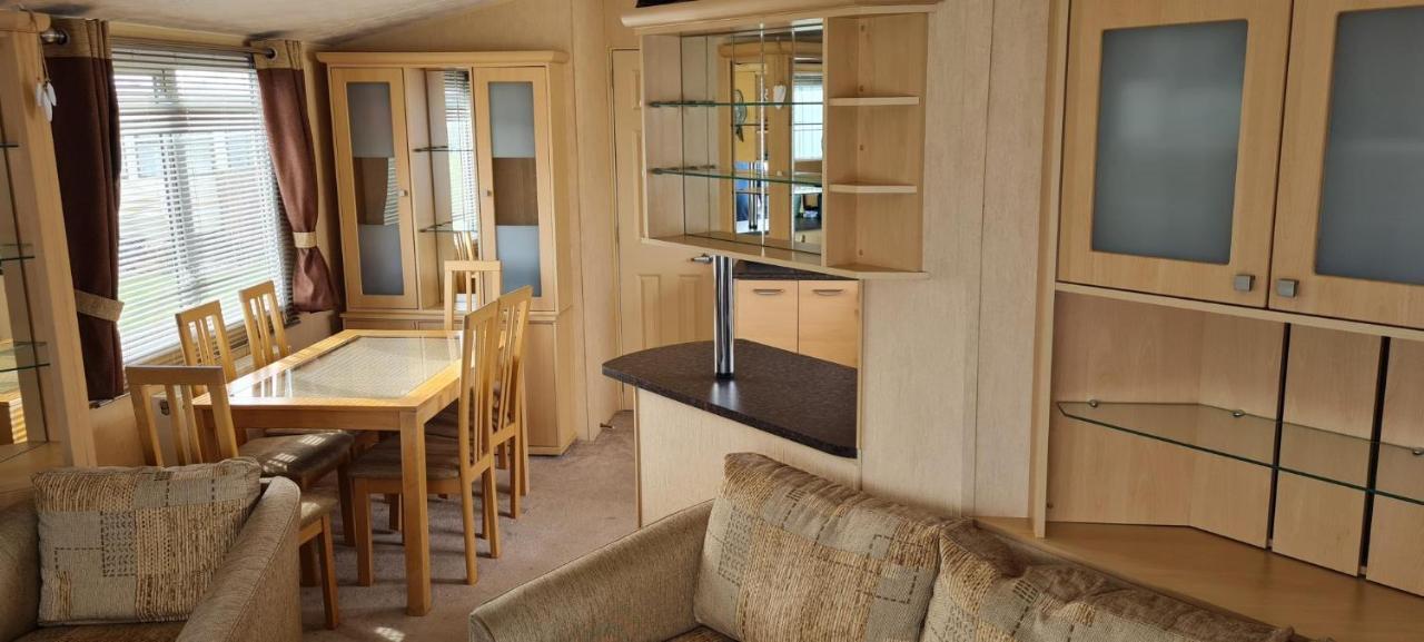 Hotel Lovely Caravan With Decking At Coral Beach Park In Lincolnshire Ref 77001C Ingoldmells Zewnętrze zdjęcie