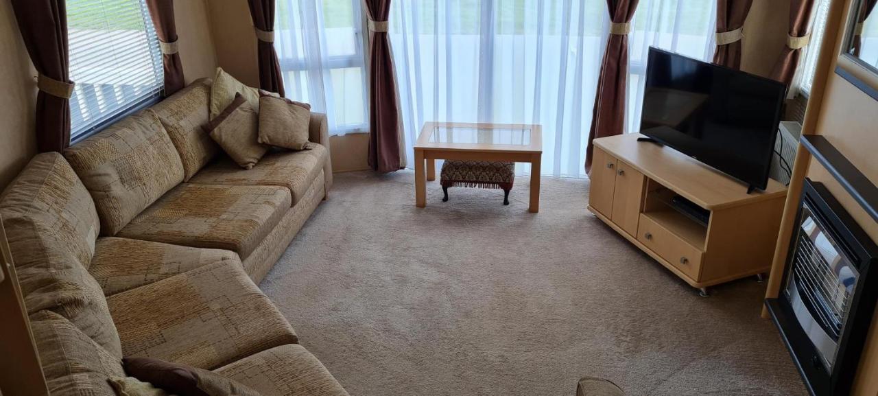 Hotel Lovely Caravan With Decking At Coral Beach Park In Lincolnshire Ref 77001C Ingoldmells Zewnętrze zdjęcie