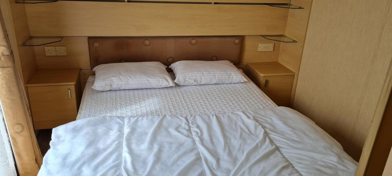 Hotel Lovely Caravan With Decking At Coral Beach Park In Lincolnshire Ref 77001C Ingoldmells Zewnętrze zdjęcie