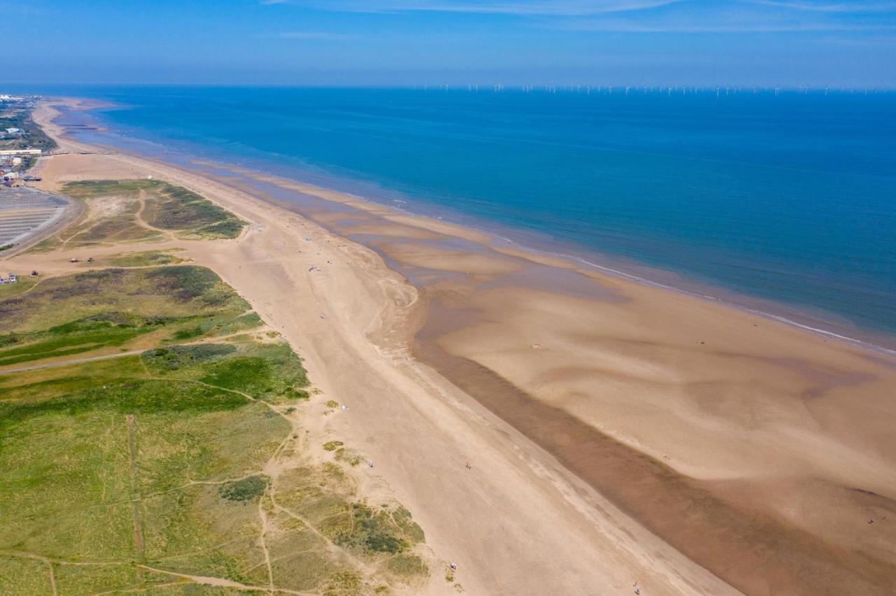 Hotel Lovely Caravan With Decking At Coral Beach Park In Lincolnshire Ref 77001C Ingoldmells Zewnętrze zdjęcie